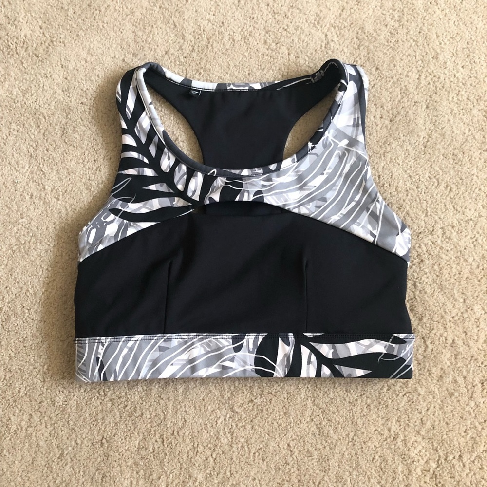 Gymshark Cutout Sports Bra Padded XS/Small  Black Gray